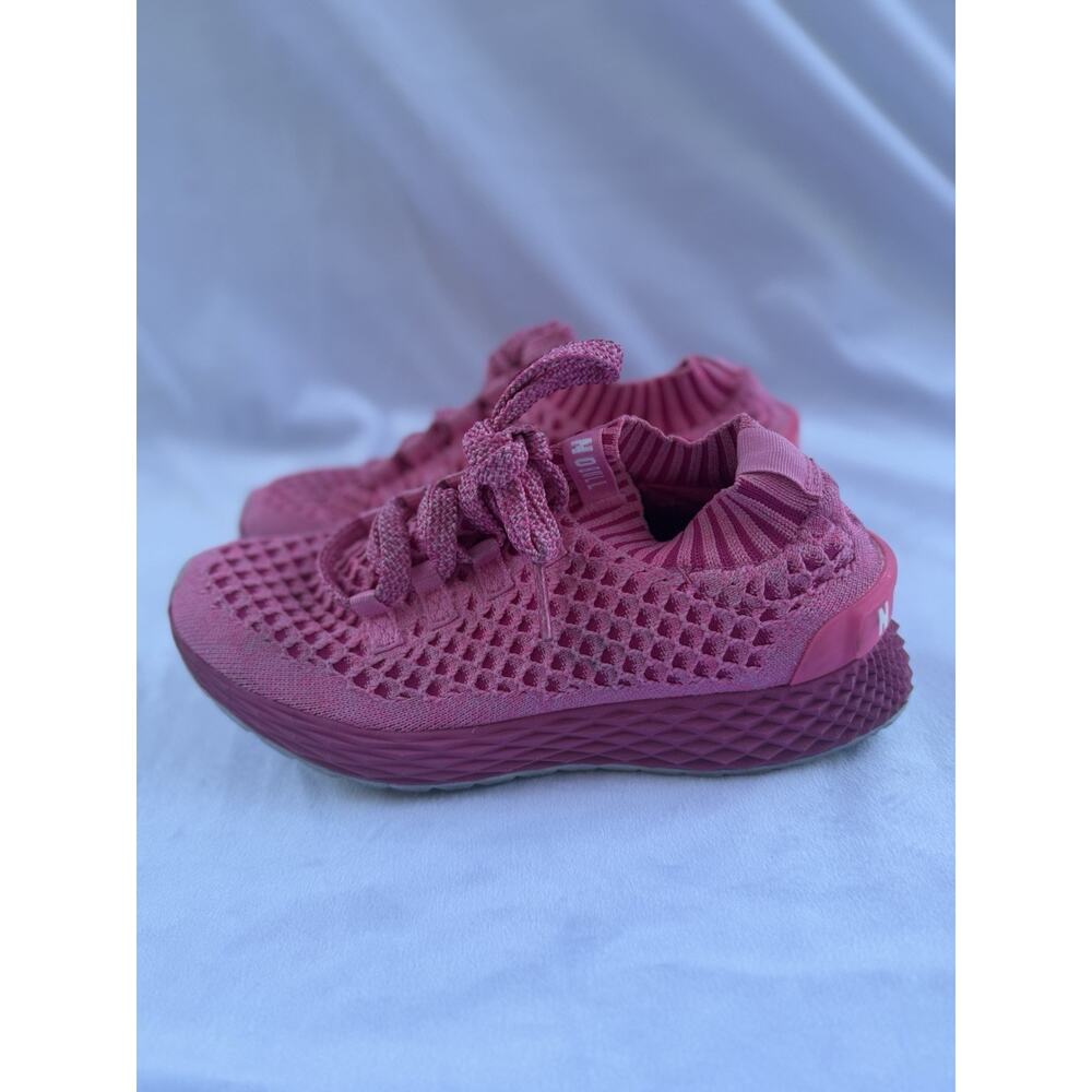 NOBULL Women’s Bright Pink Knit Runner sneakers Size 6.5